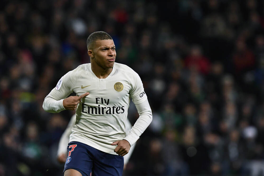 晨会博弈：4000点上下反复拉锯 投资者如何持仓布局？